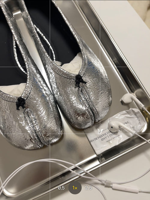 Silver flat Tabi